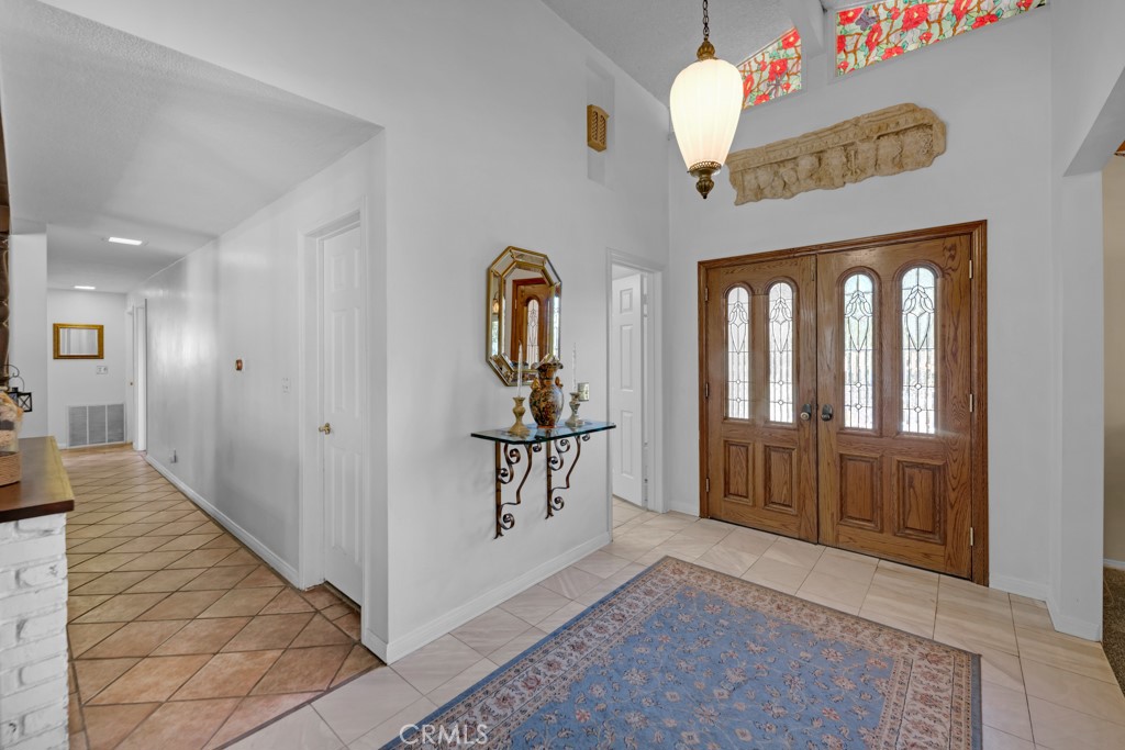 23714 Lawnside Drive Newhall, CA 91321 - Photo 10 of 48 a view of a interior of the house