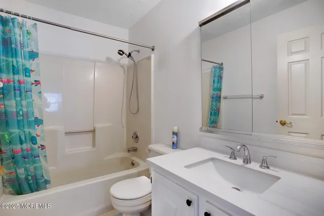 $2,200 | 327 Concord Court, Little Egg Harbor, NJ 08087