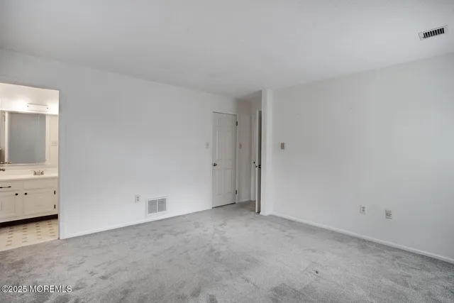 $2,200 | 327 Concord Court, Little Egg Harbor, NJ 08087