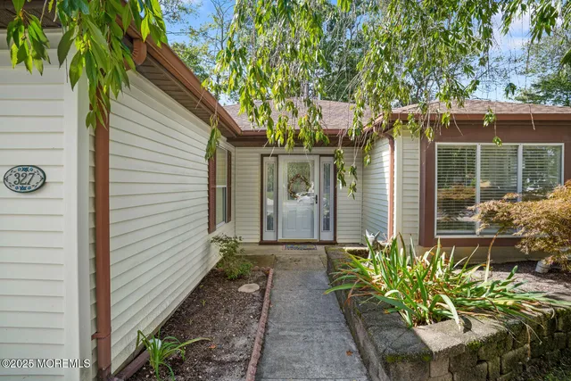 $2,200 | 327 Concord Court, Little Egg Harbor, NJ 08087