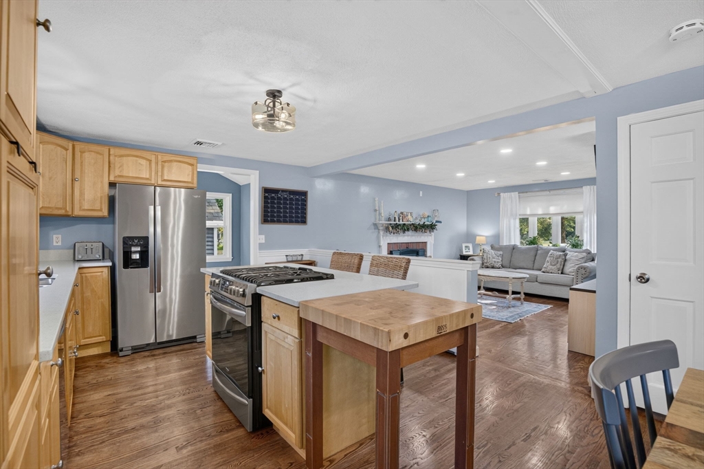 11 Haverhill Road Topsfield, MA 01983 - Photo 11 of 42 Gallery Image 11