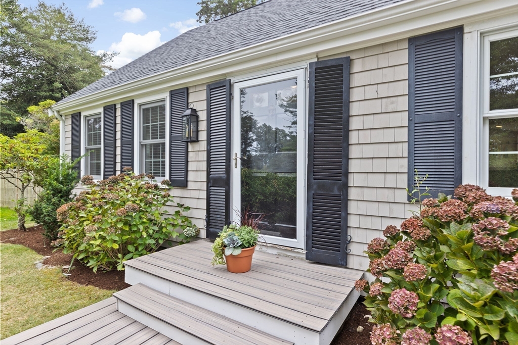 6 Tupelo Road Marshfield, MA 02050 - Photo 2 of 42 Gallery Image 2