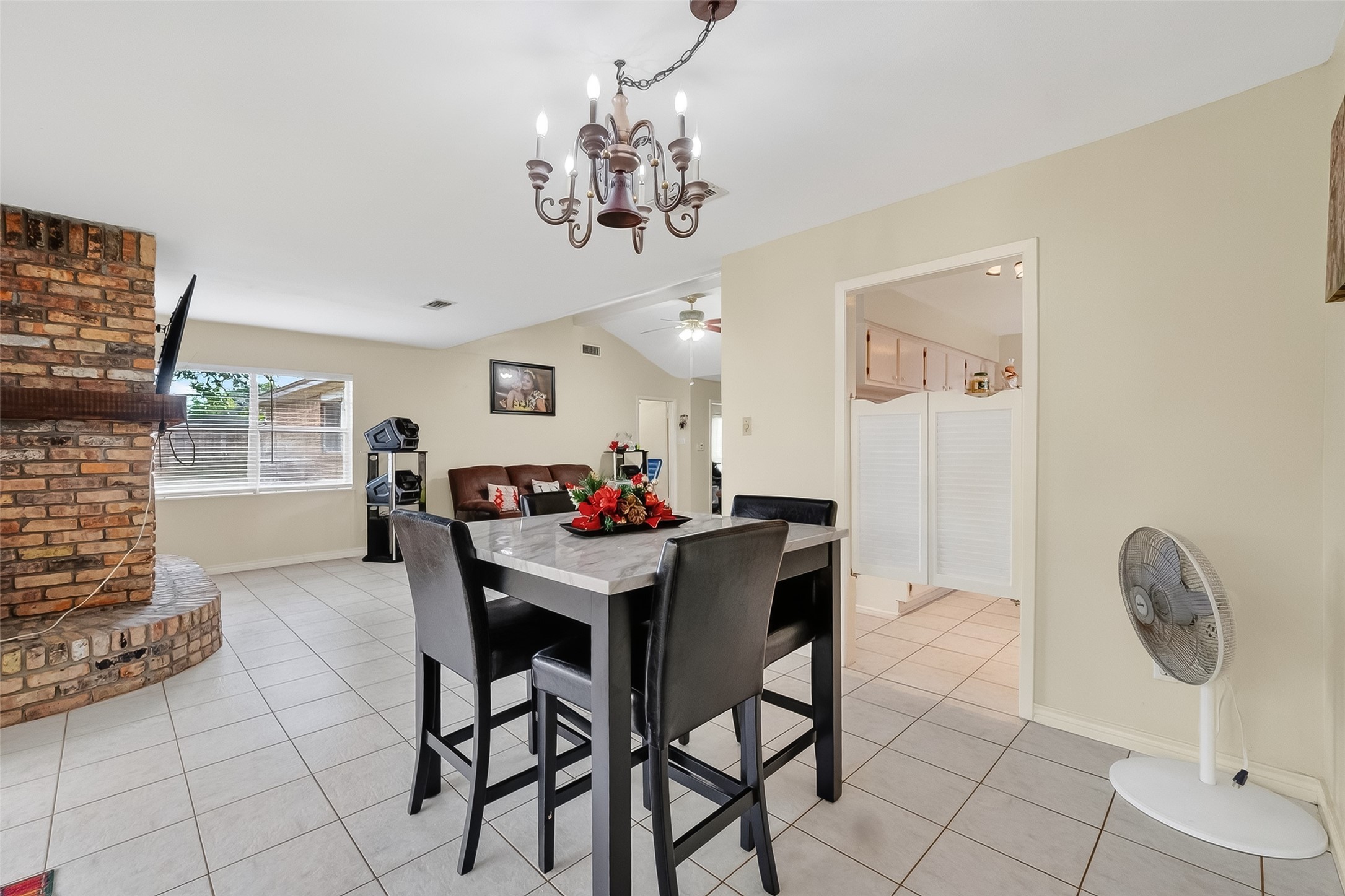 9634 Windswept Lane Houston, TX 77063 - Photo 12 of 45