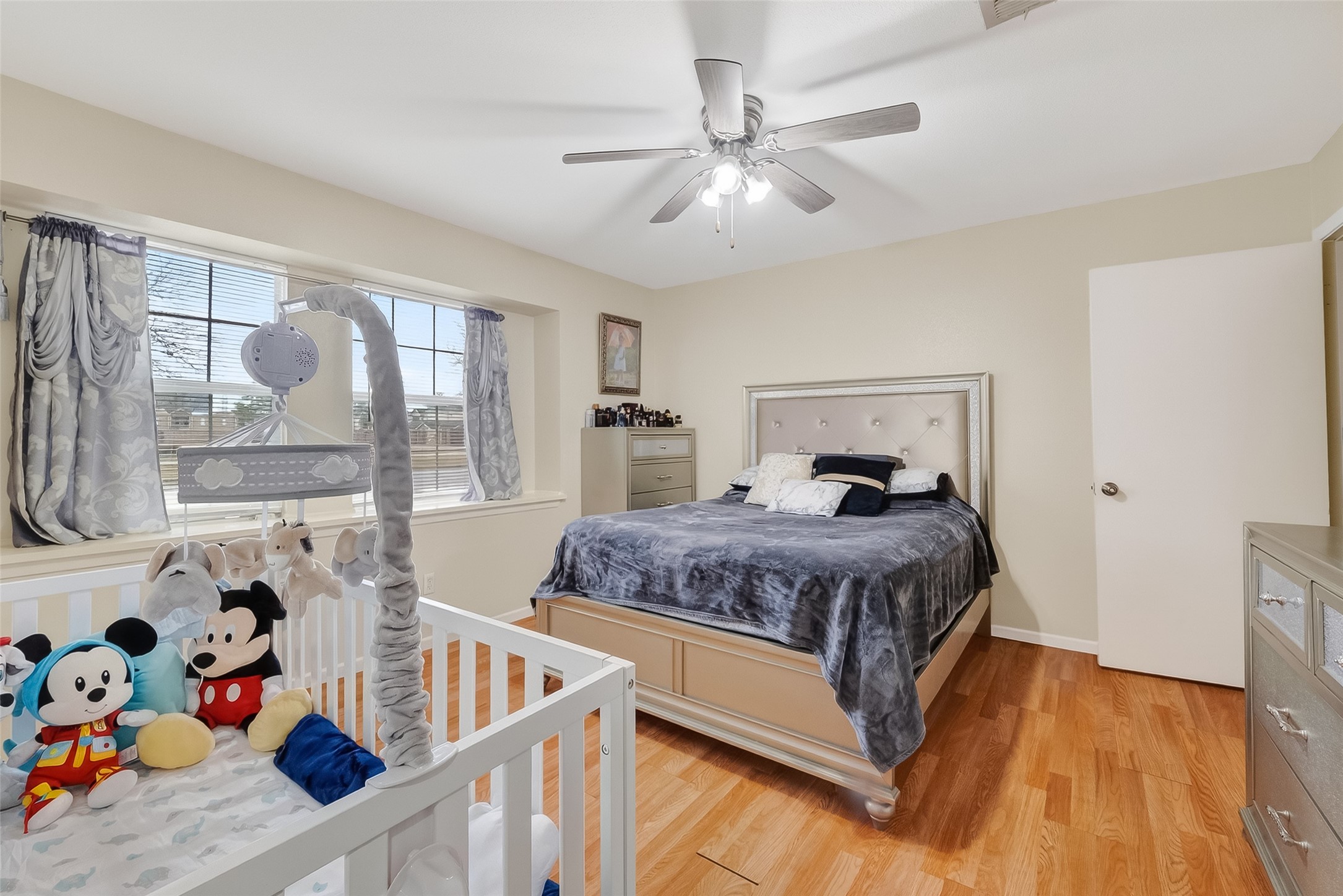 9634 Windswept Lane Houston, TX 77063 - Photo 19 of 45