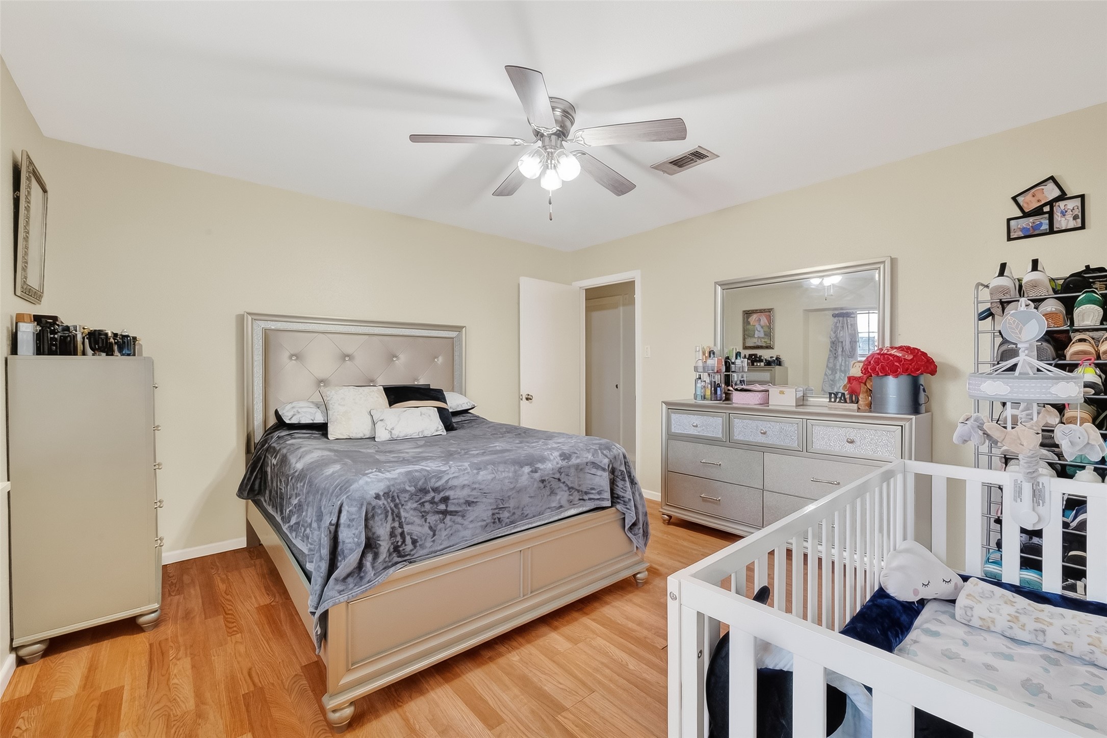 9634 Windswept Lane Houston, TX 77063 - Photo 20 of 45