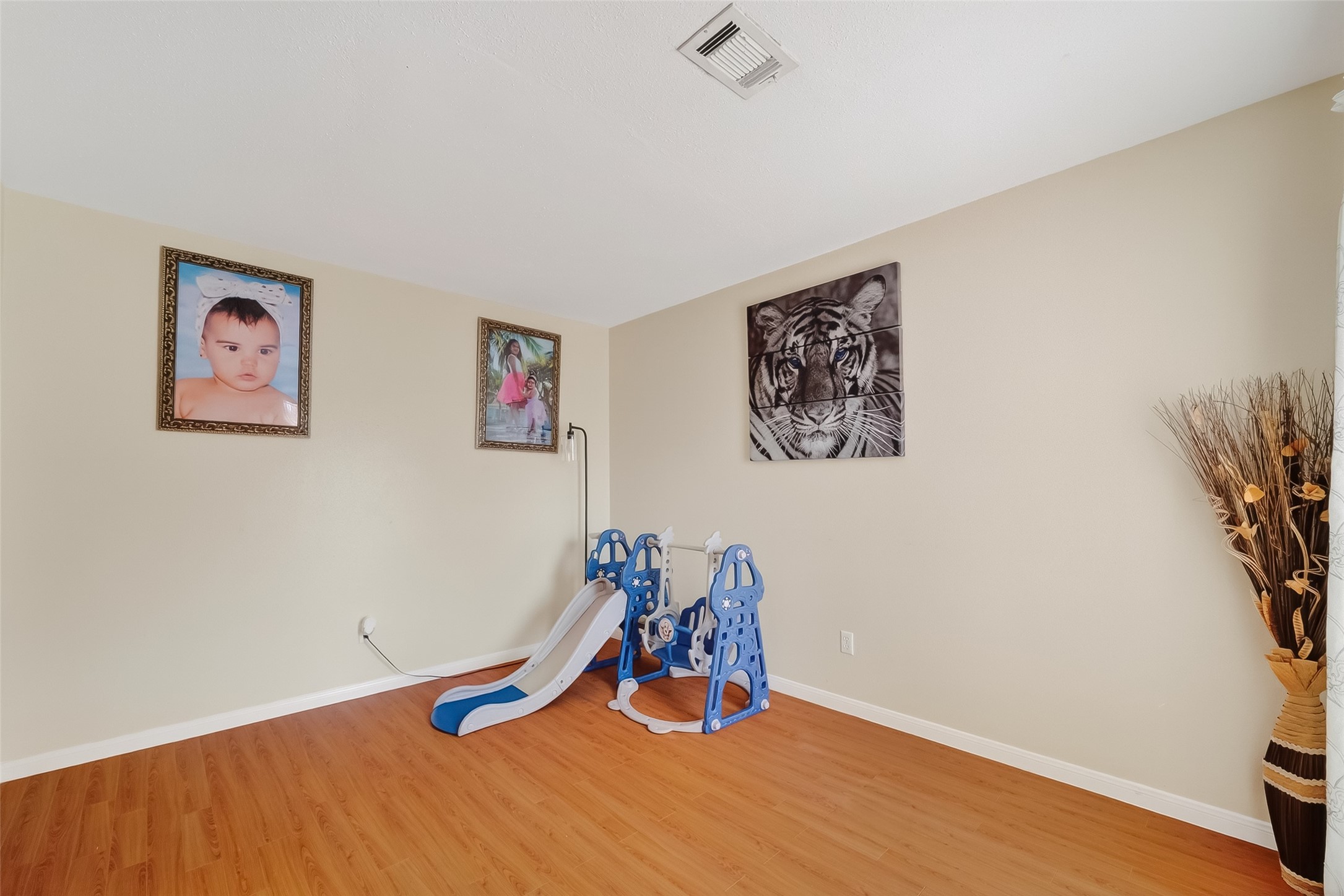 9634 Windswept Lane Houston, TX 77063 - Photo 32 of 45