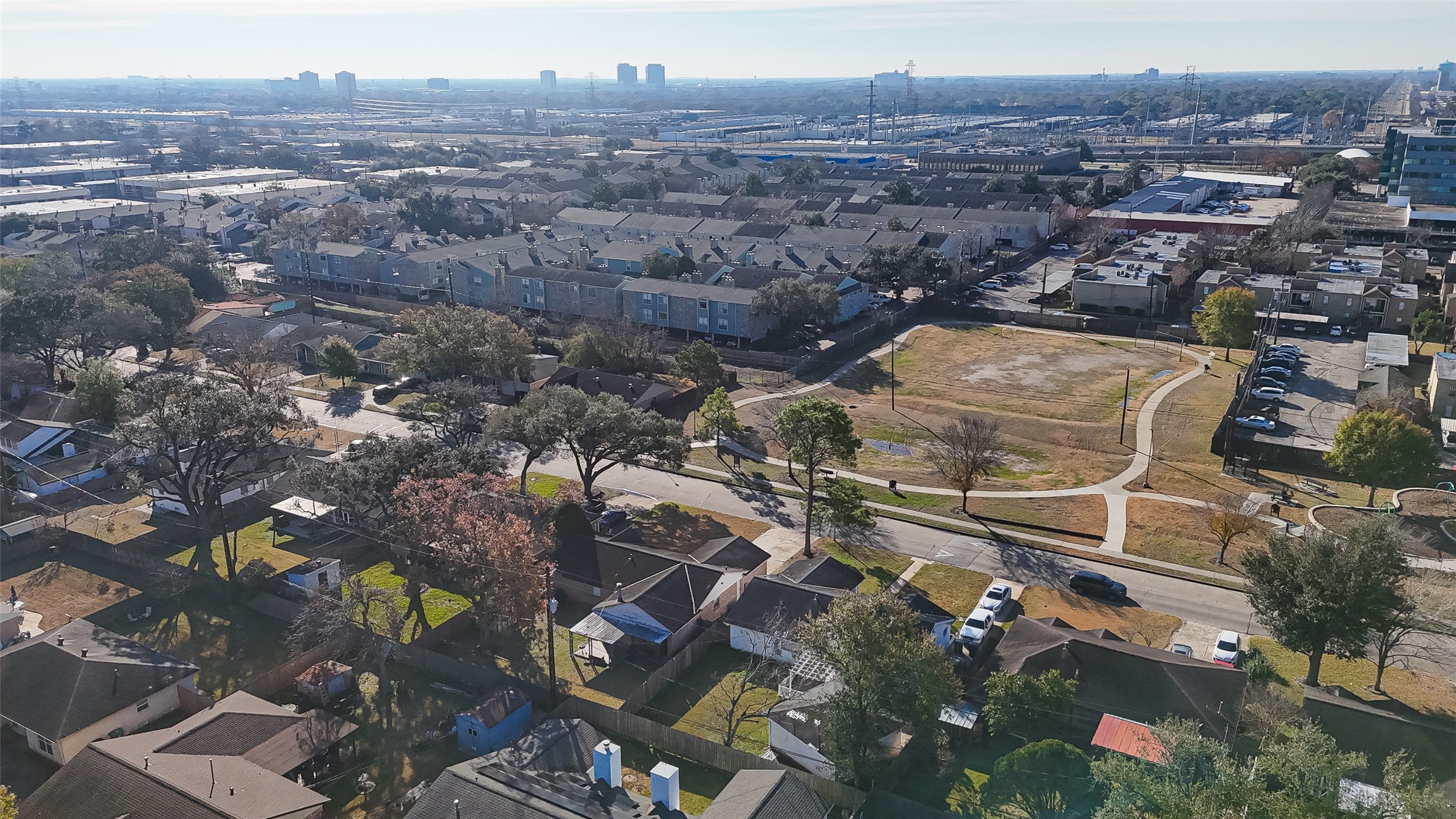9634 Windswept Lane Houston, TX 77063 - Photo 39 of 45
