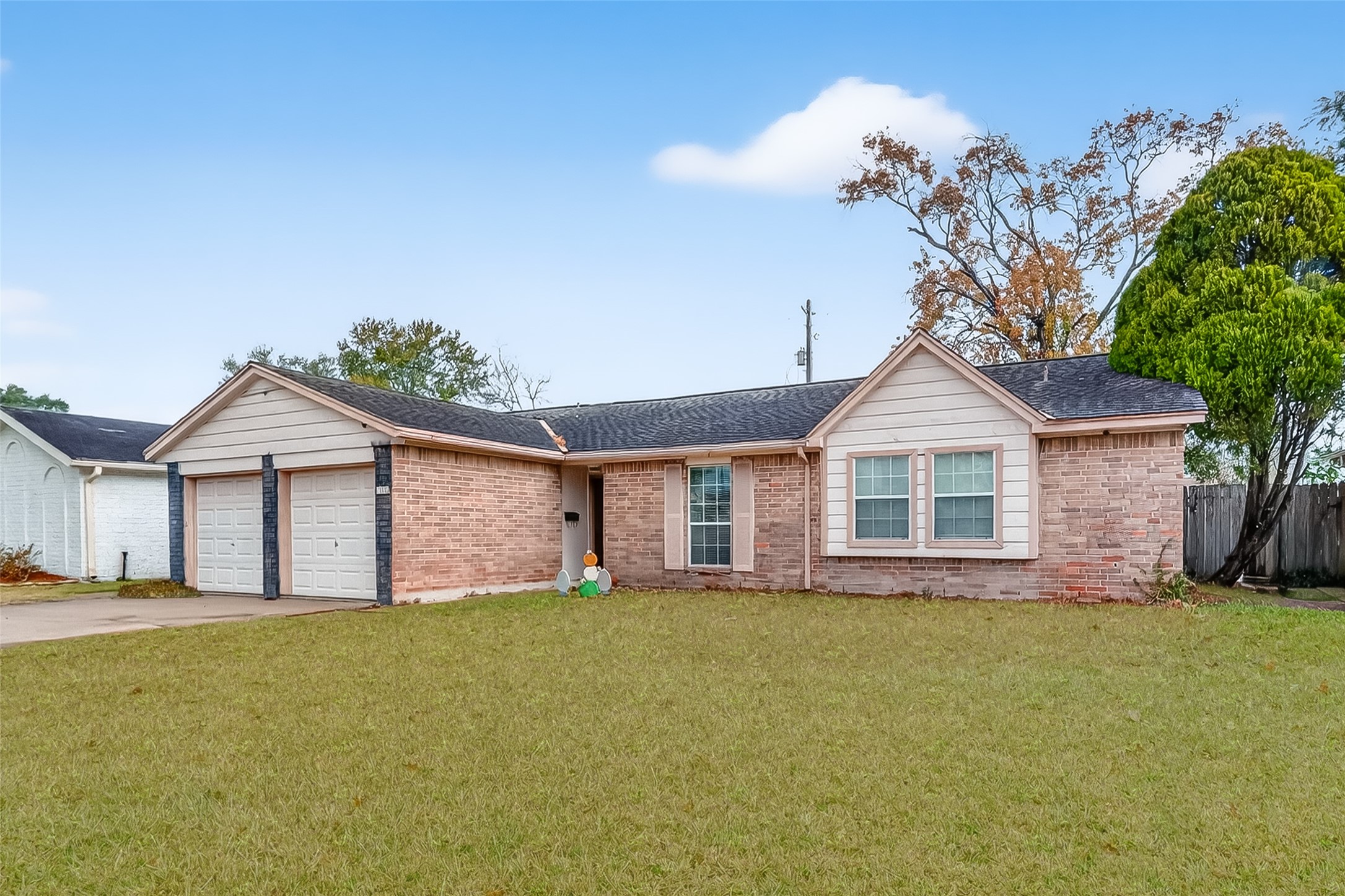 9634 Windswept Lane Houston, TX 77063 - Photo 4 of 45
