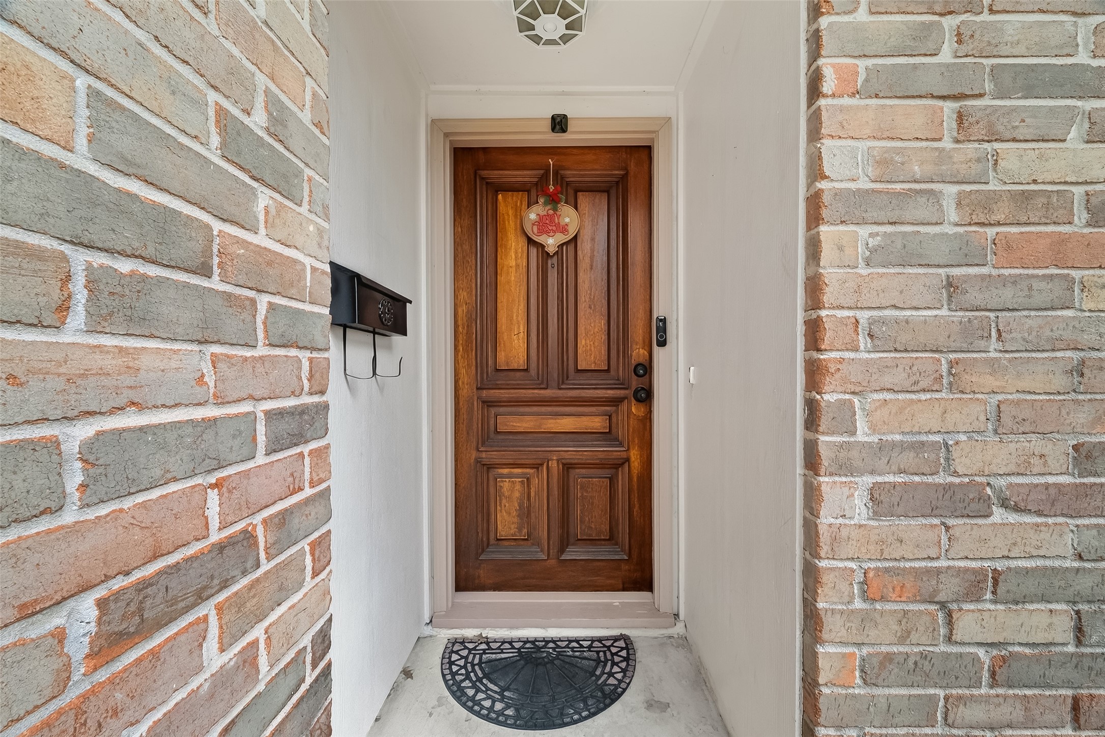 9634 Windswept Lane Houston, TX 77063 - Photo 5 of 45