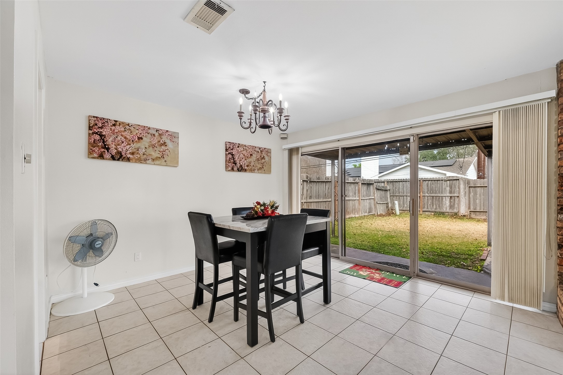 9634 Windswept Lane Houston, TX 77063 - Photo 10 of 45