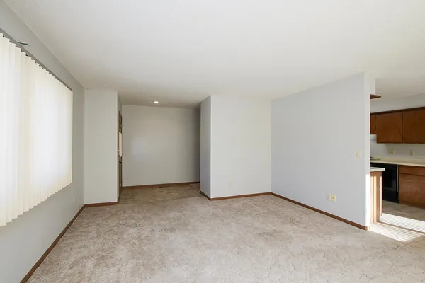 $209,900 | 555 Graham Street Southwest, Hutchinson, MN 55350