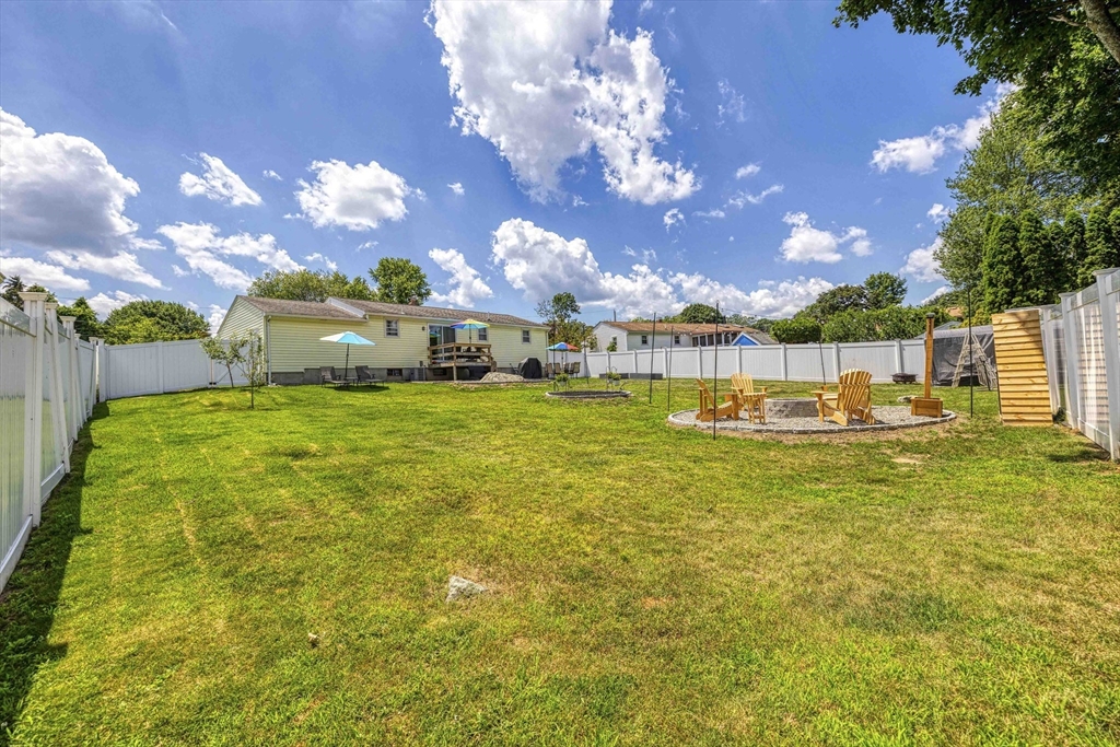 98 Quail Hollow Road Cranston, RI 02920 - Photo 17 of 25 Gallery Image 17