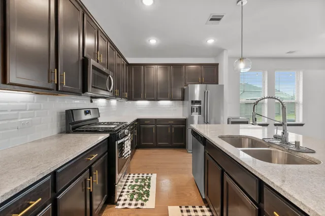 $2,400 | 7703 Cowdray Lane, Fulshear, TX 77441