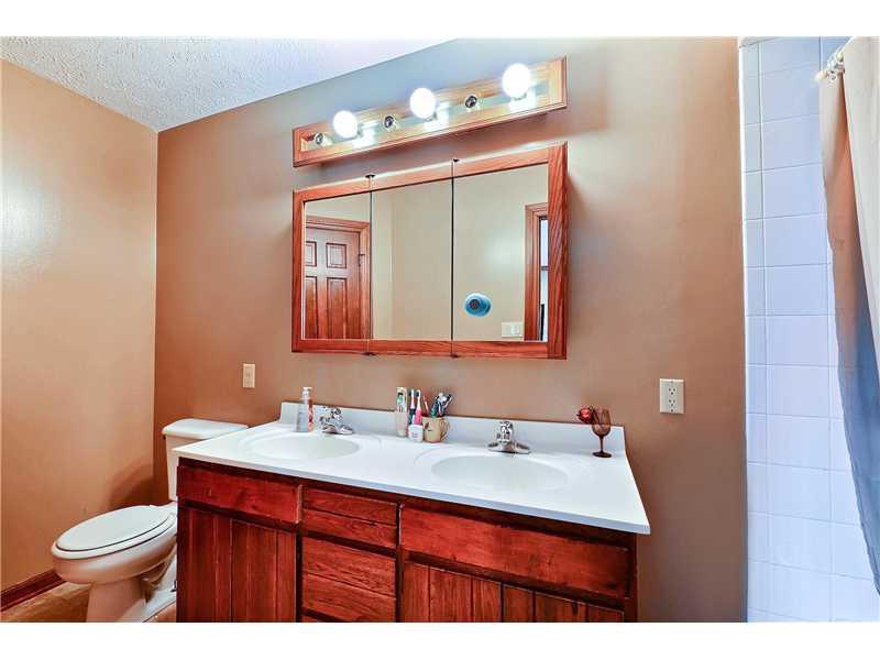210 North Bluff Road Greenwood, IN 46142 - Photo 11 of 21 Gallery Image 11