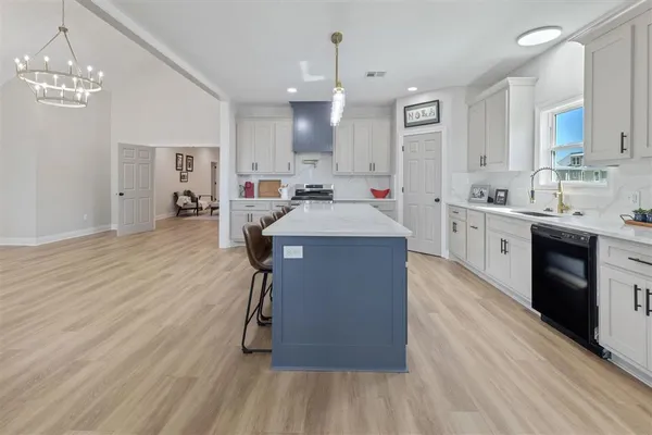 $3,400 | 141 Sandpiper Lane, Lake Charles, LA 70607