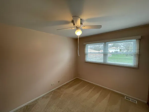 $435,900 | 900 Georgean Lane, Schaumburg, IL 60193