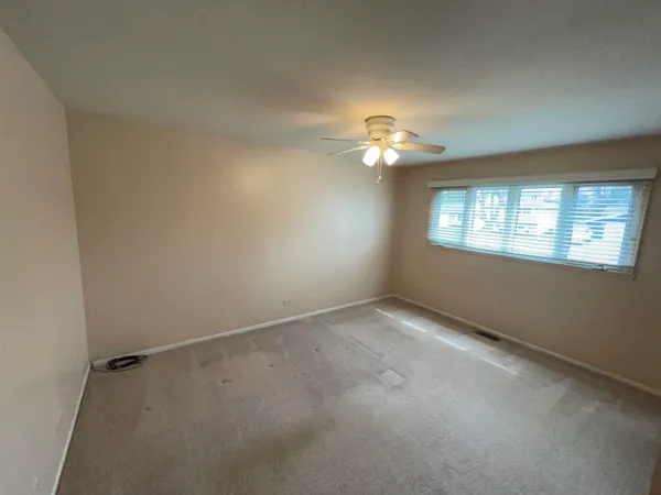 $435,900 | 900 Georgean Lane, Schaumburg, IL 60193