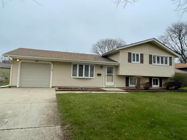 $435,900 | 900 Georgean Lane, Schaumburg, IL 60193