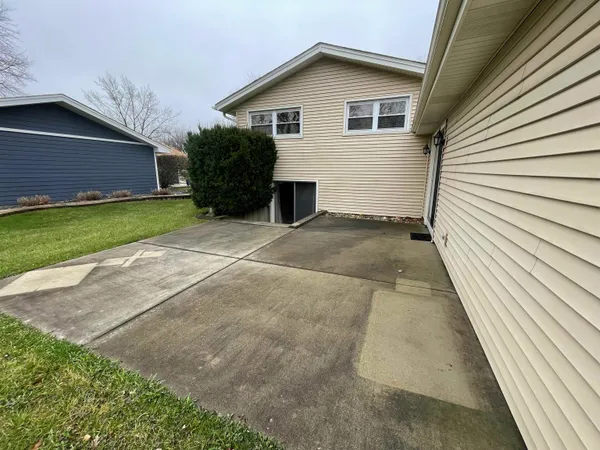 $435,900 | 900 Georgean Lane, Schaumburg, IL 60193