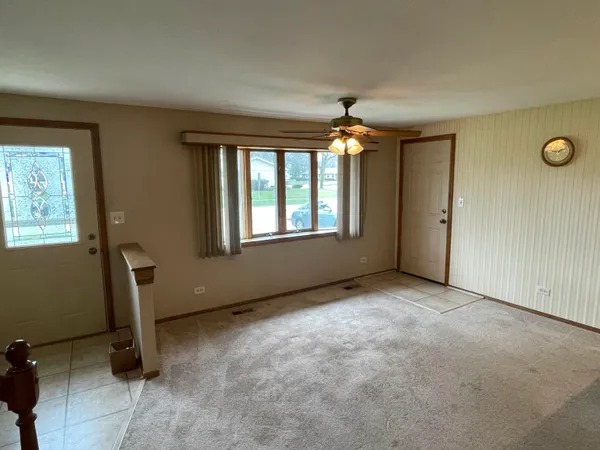 $435,900 | 900 Georgean Lane, Schaumburg, IL 60193