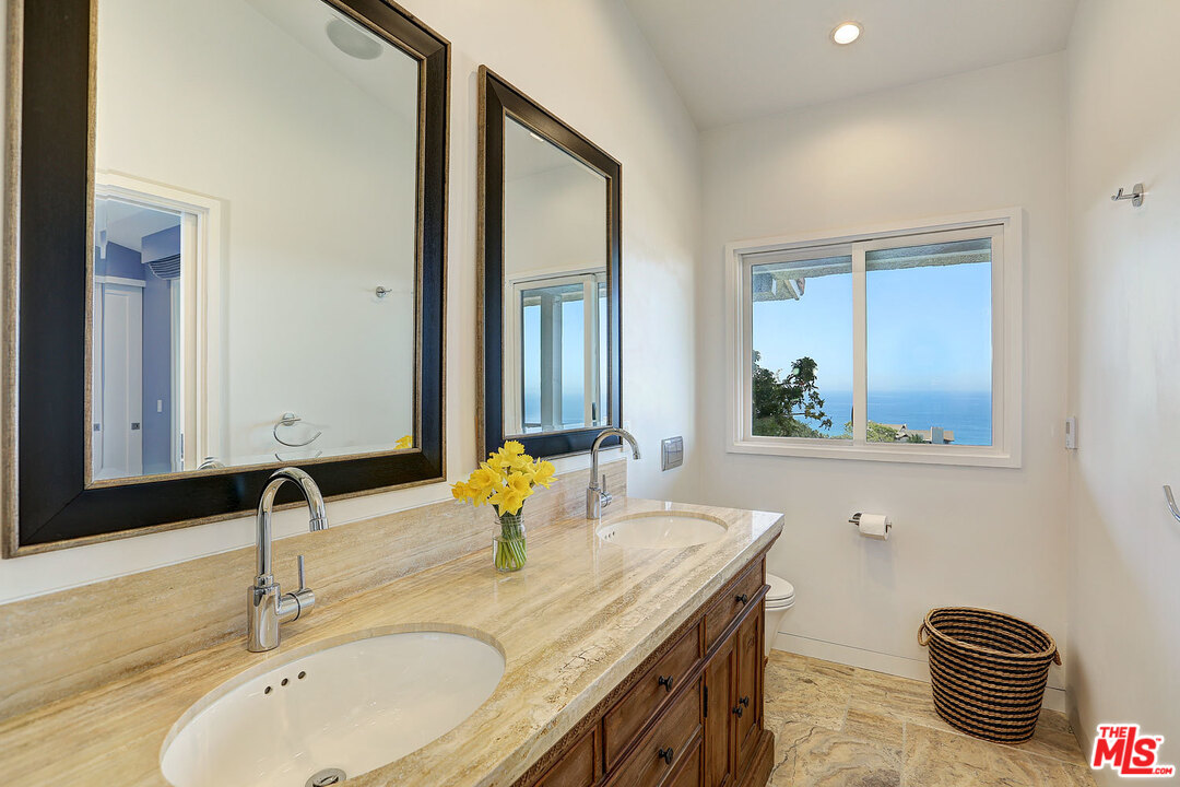 6813 Seawatch Lane Malibu, CA 90265 - Photo 15 of 30