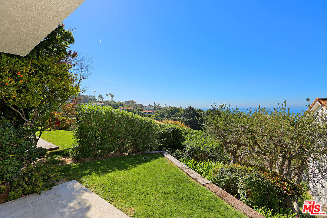 6813 Seawatch Lane Malibu, CA 90265 - Photo 22 of 30