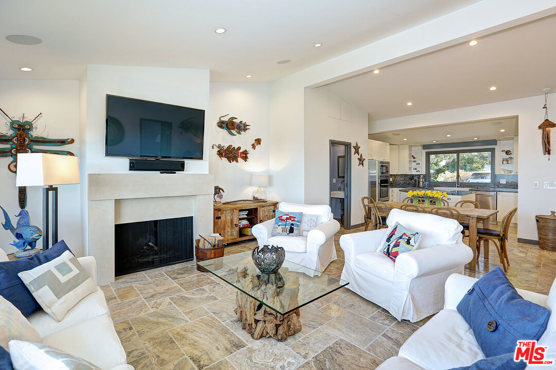 6813 Seawatch Lane Malibu, CA 90265 - Photo 5 of 30