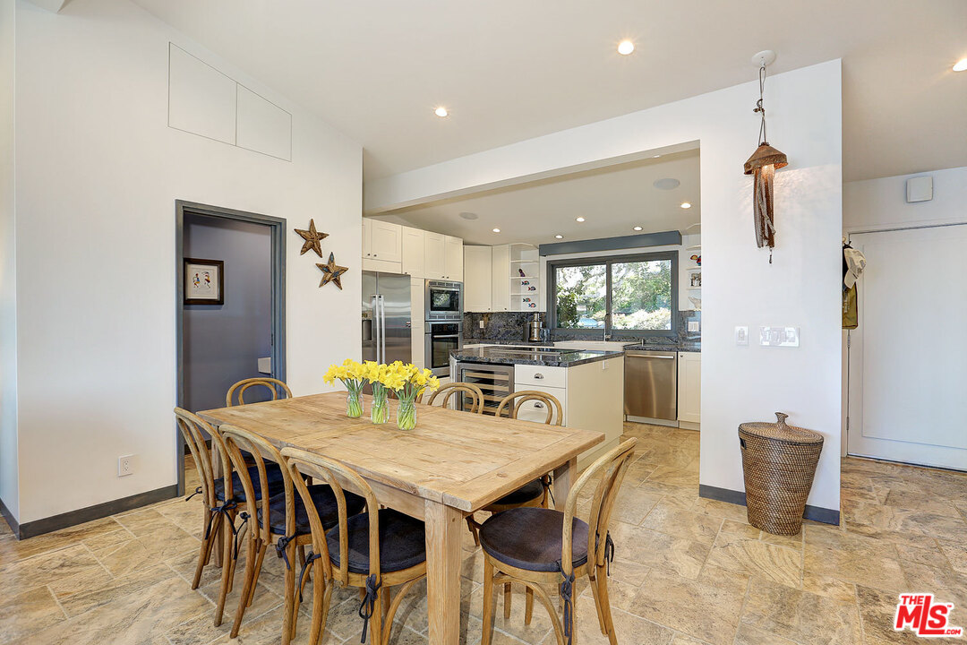 6813 Seawatch Lane Malibu, CA 90265 - Photo 6 of 30