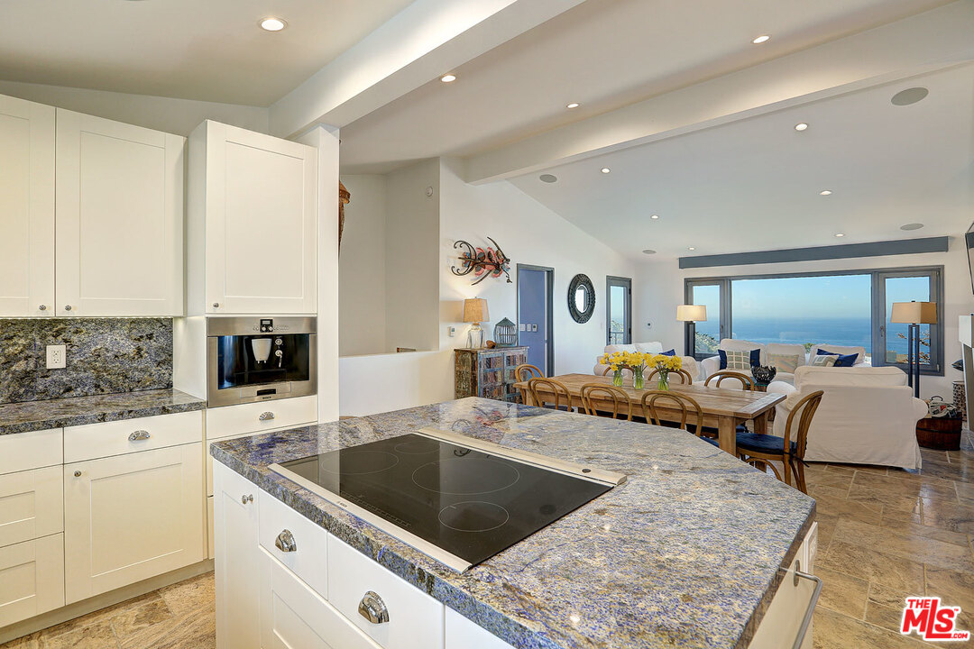 6813 Seawatch Lane Malibu, CA 90265 - Photo 7 of 30