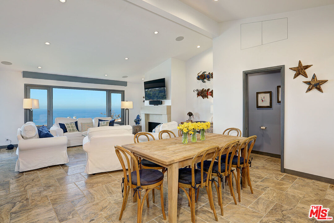 6813 Seawatch Lane Malibu, CA 90265 - Photo 8 of 30