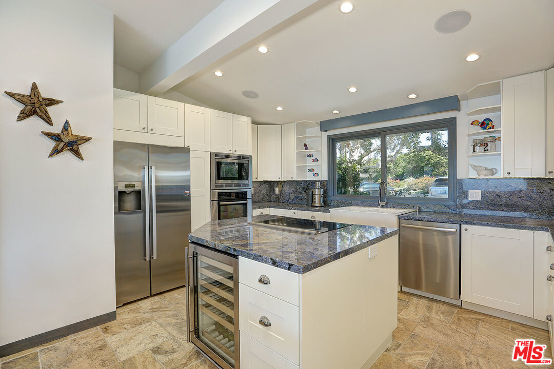 6813 Seawatch Lane Malibu, CA 90265 - Photo 9 of 30