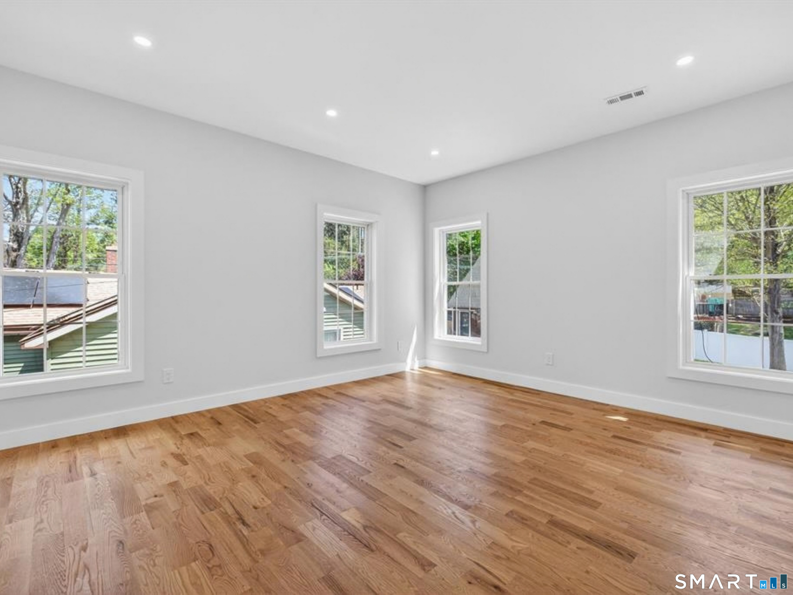 367 South End Road Southington, CT 06479 - Photo 10 of 40 Gallery Image 10