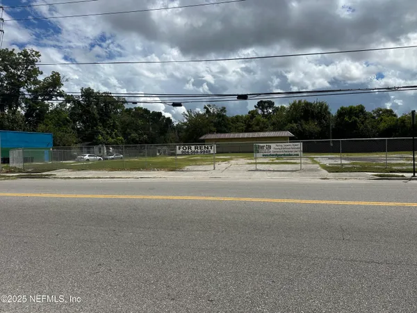 a view of a basketball court