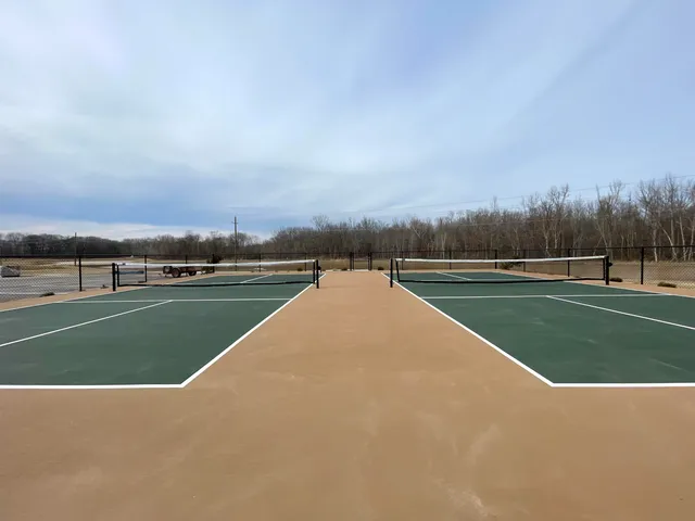 $350,990 | 50 Burr Oak Cove, Oakland, TN 38060