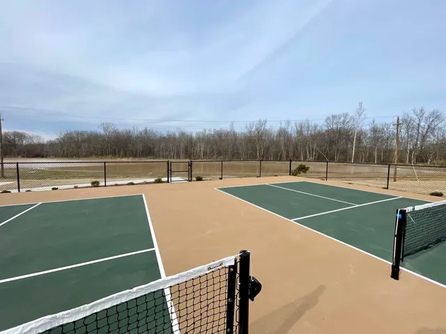 $350,990 | 50 Burr Oak Cove, Oakland, TN 38060