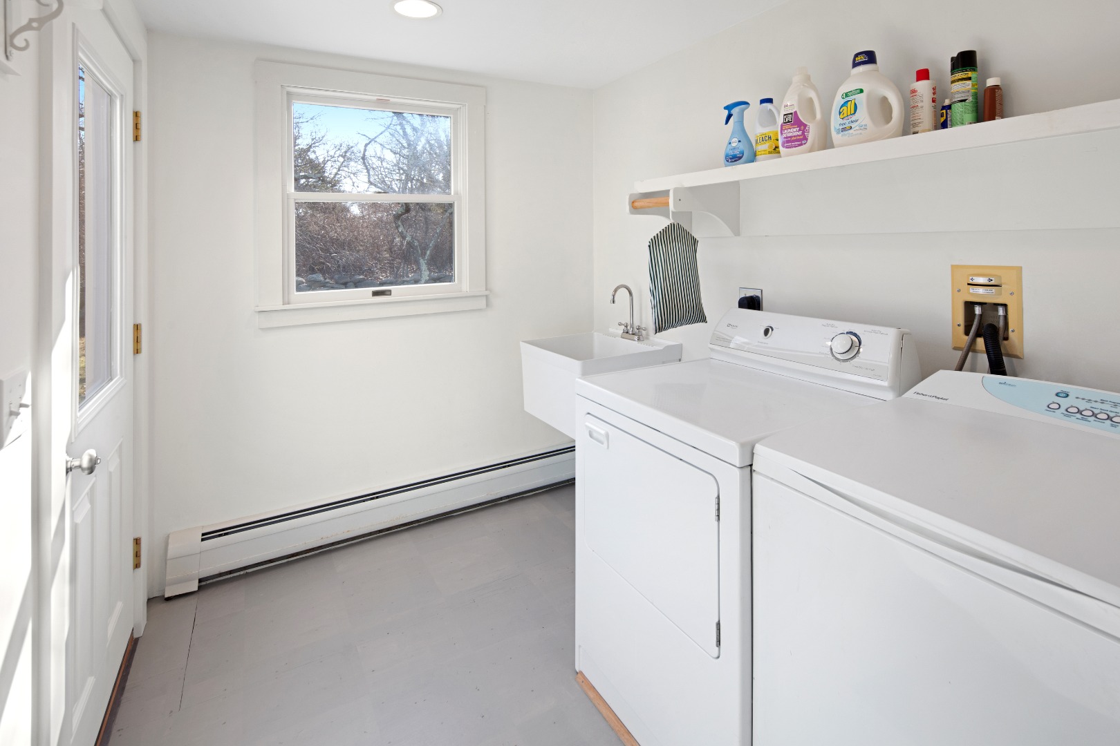 276 S Road Chilmark, MA 02535 - Photo 21 of 39 a utility room with dryer and washer