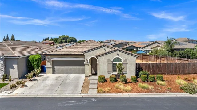$520,000 | 3833 Hannah Lane, Clovis, CA 93619
