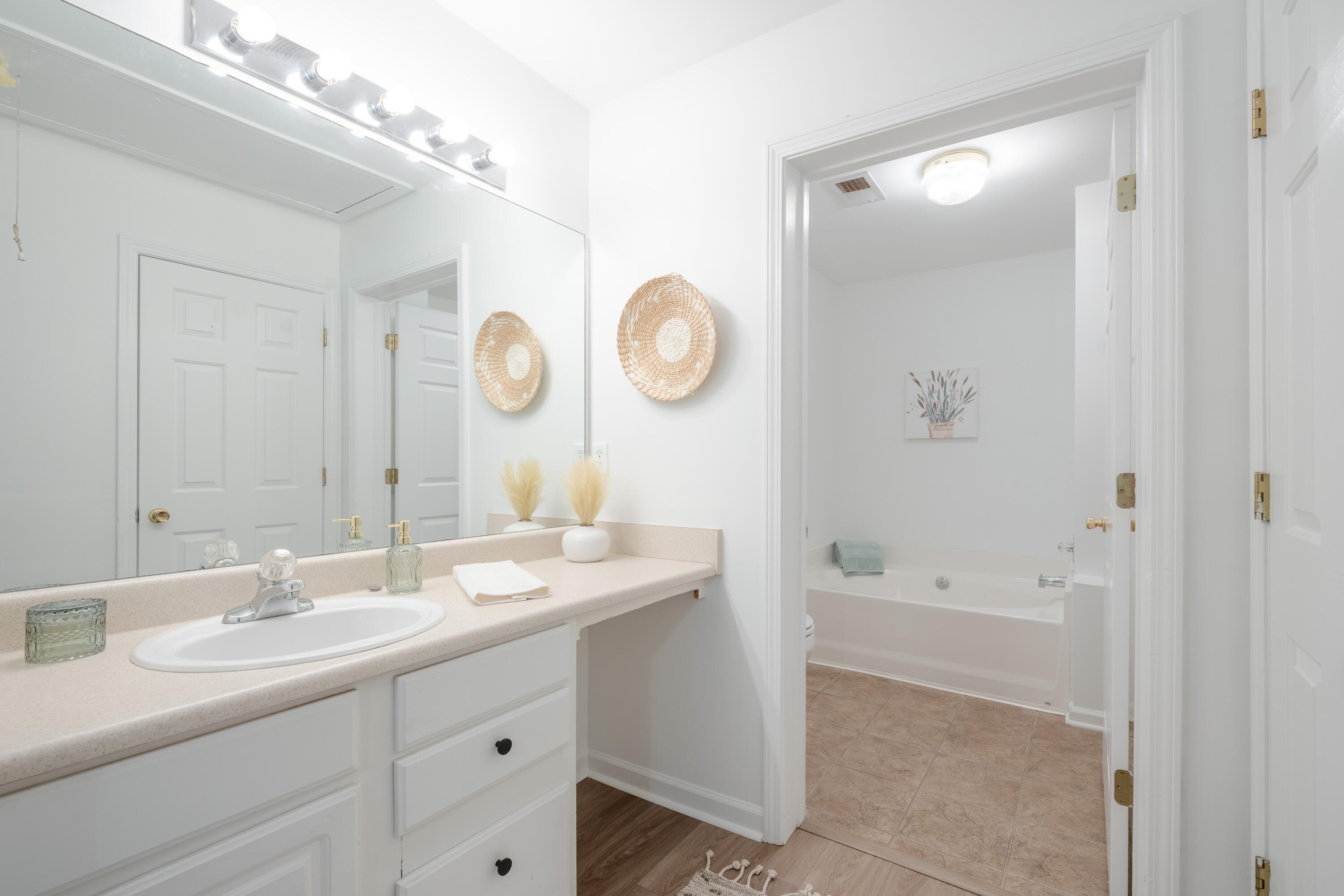 1687 Dexter Lane Charleston, SC 29412 - Photo 11 of 27 Primary Bathroom