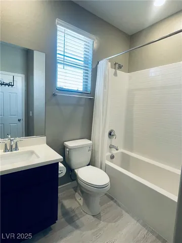 $2,595 | 930 Bayberry Ridge Street, Henderson, NV 89052