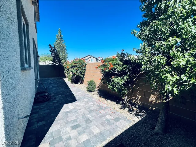 $2,795 | 930 Bayberry Ridge Street, Henderson, NV 89052
