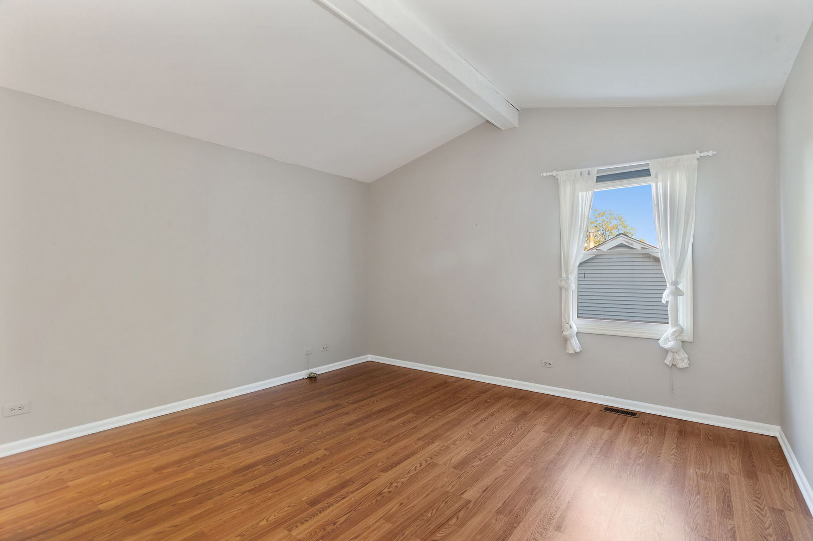 1088 Pear Tree Lane Wheeling, IL 60090 - Photo 14 of 22