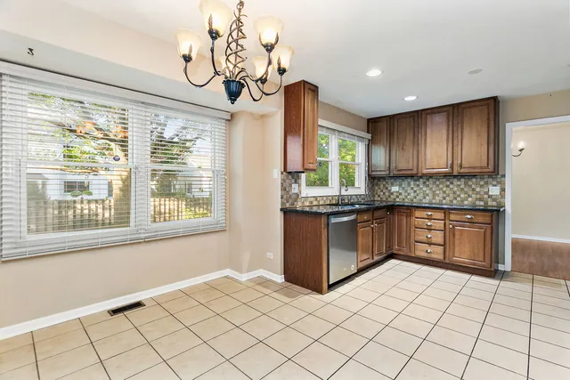 $499,900 | 1088 Pear Tree Lane, Wheeling, IL 60090