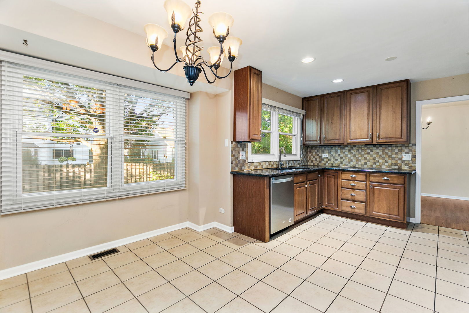 1088 Pear Tree Lane Wheeling, IL 60090 - Photo 8 of 22