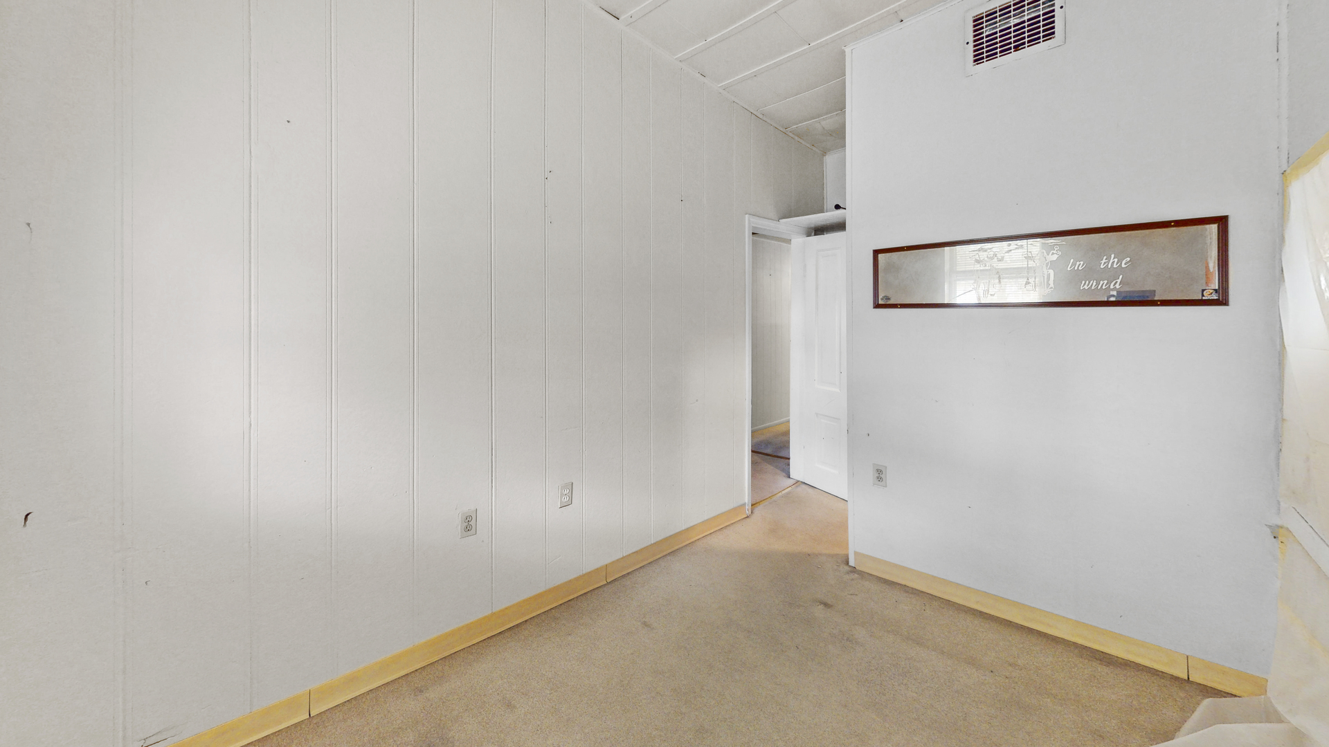 1641 Jericho Road Aurora, IL 60506 - Photo 8 of 17 a view of a small space