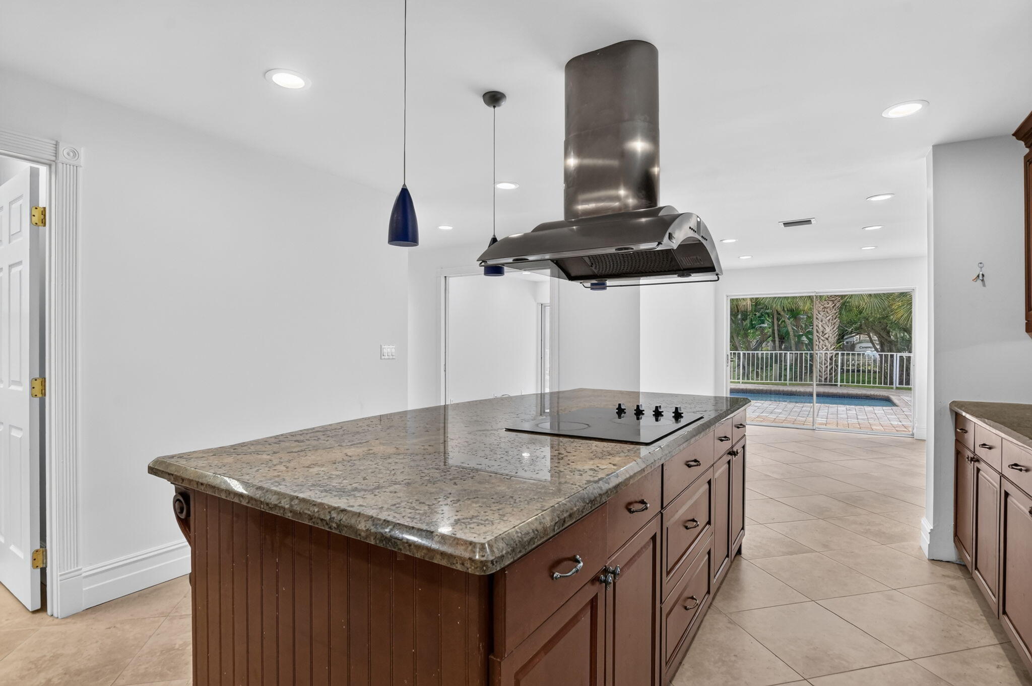 23338 La Vida Way Boca Raton, FL 33433 - Photo 9 of 52 Kitchen Island