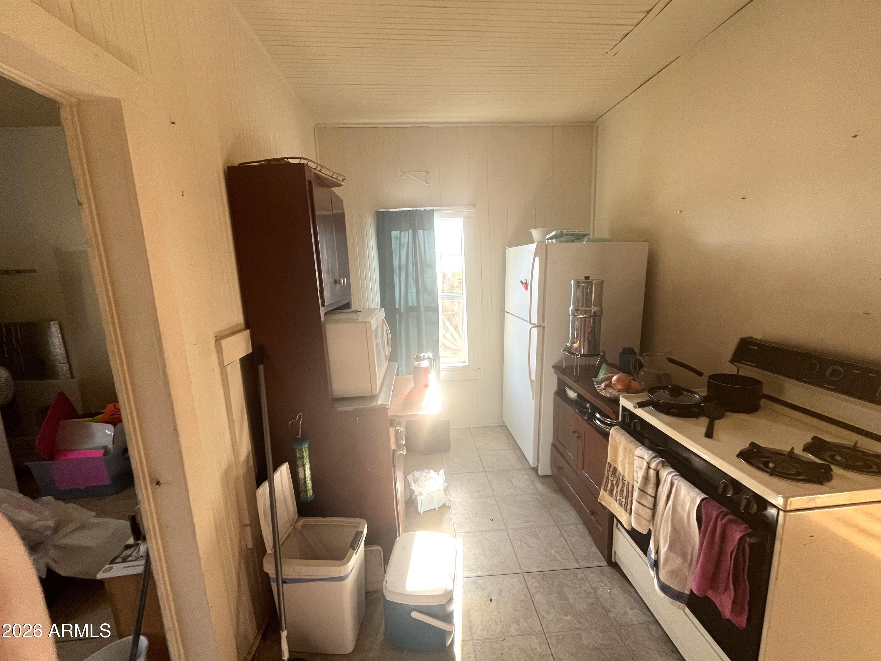 640 West Rocalla Avenue Ajo, AZ 85321 - Photo 17 of 27 Kitchen