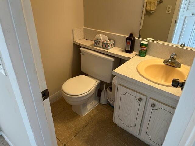 408 Brighton J Boca Raton, FL 33434 - Photo 10 of 15 Bathroom