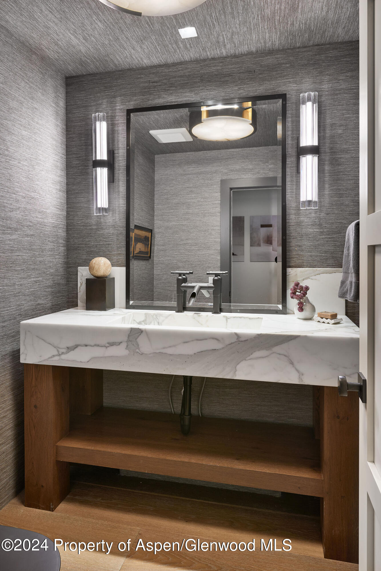 1271 Ute Avenue Aspen, CO 81611 - Photo 5 of 58 1271Ute_Summer_17_WEB