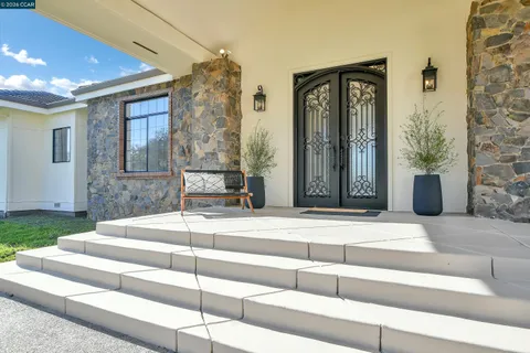 $3,375,000 | 420 Leon Court, Clayton, CA 94517