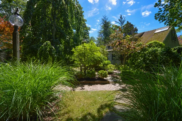$1,195,000 | 162 Route 6A, Yarmouth Port, MA 02675